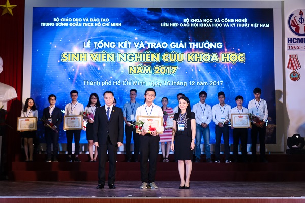 Thông báo về việc xét, cấp học bổng Tài năng (Thành tích Ngoại khóa) Năm học 2016 – 2017