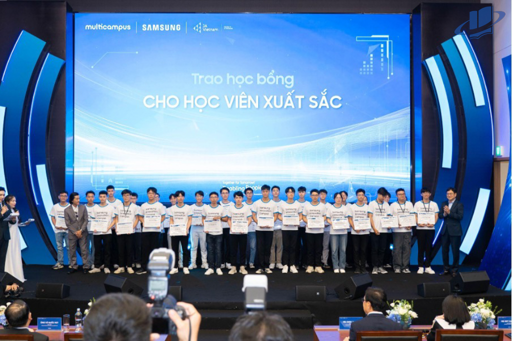 Khoa Công nghệ thông tin game bai doi thuong
 TP.HCM phối hợp với Samsung Việt Nam trong Dự án Phát Triển Nhân Tài Công Nghệ 2023-2024