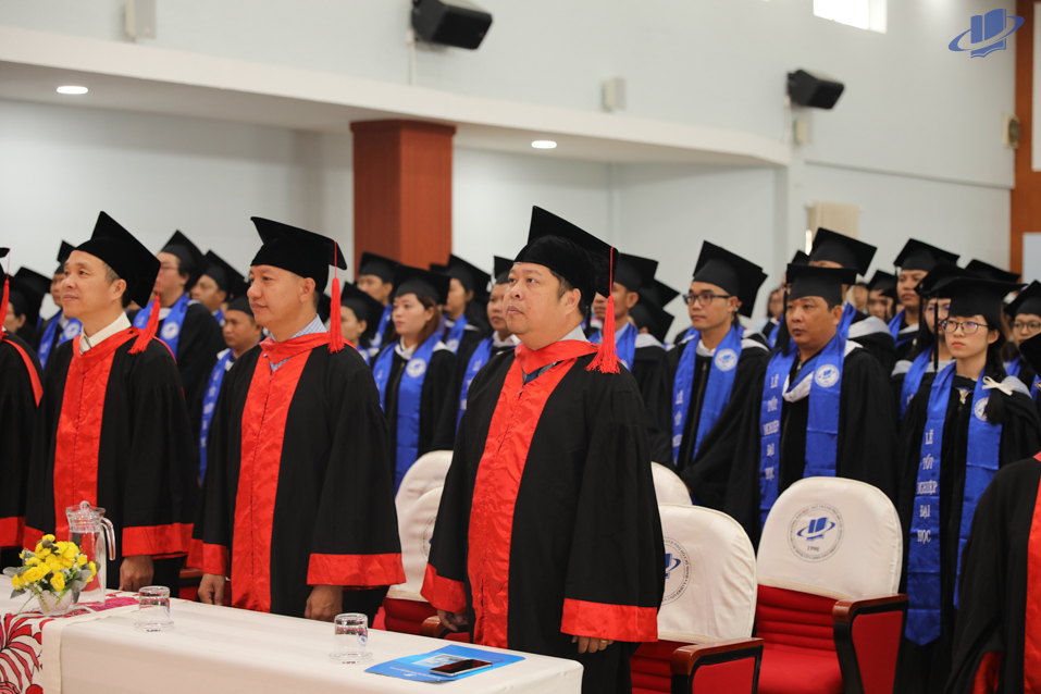 Thông báo về việc tổ chức Lễ tốt nghiệp hệ Đại học chính quy năm 2023 (đợt 2)