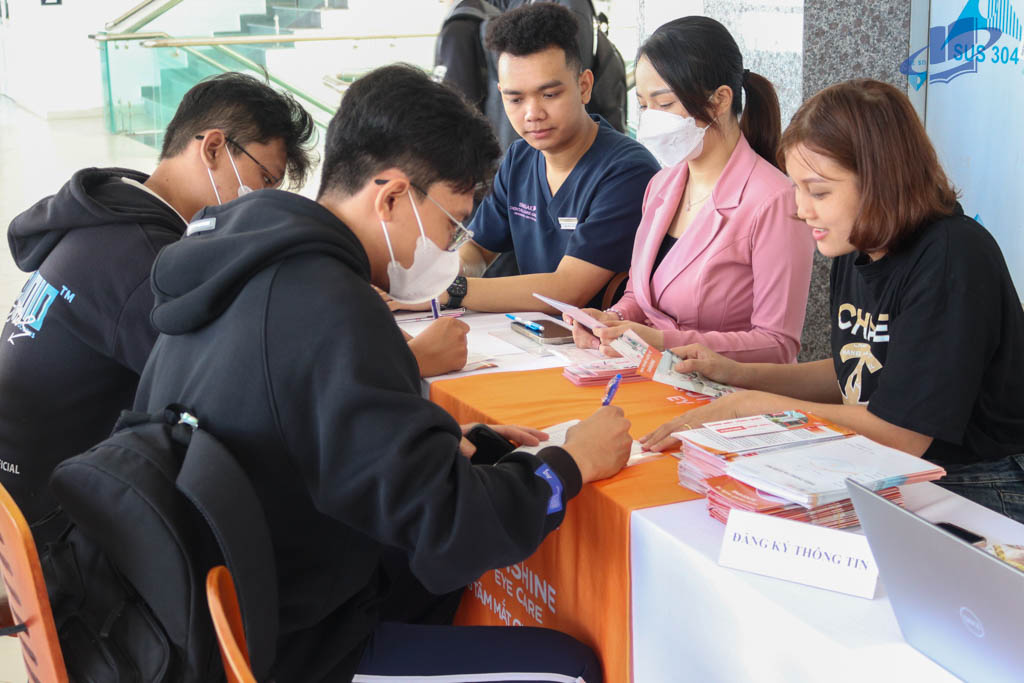 game bai doi thuong
 Thành phố Hồ Chí Minh tổ chức khám mắt tổng quát miễn phí cho sinh viên