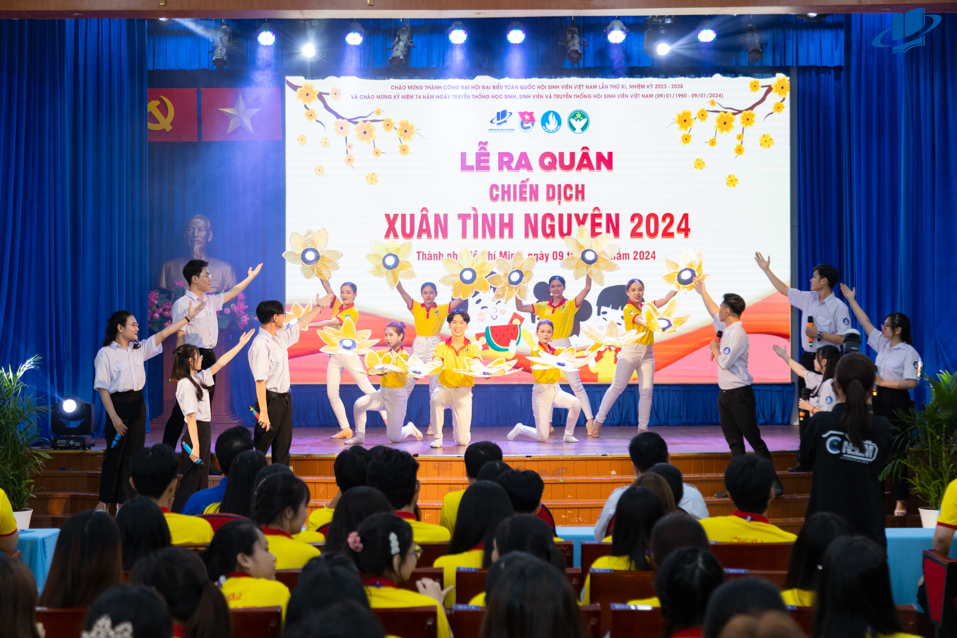 Hơn 600 sinh viên game bai doi thuong
 TP. Hồ Chí Minh tham dự Lễ ra quân Chiến dịch Xuân tình nguyện 2024