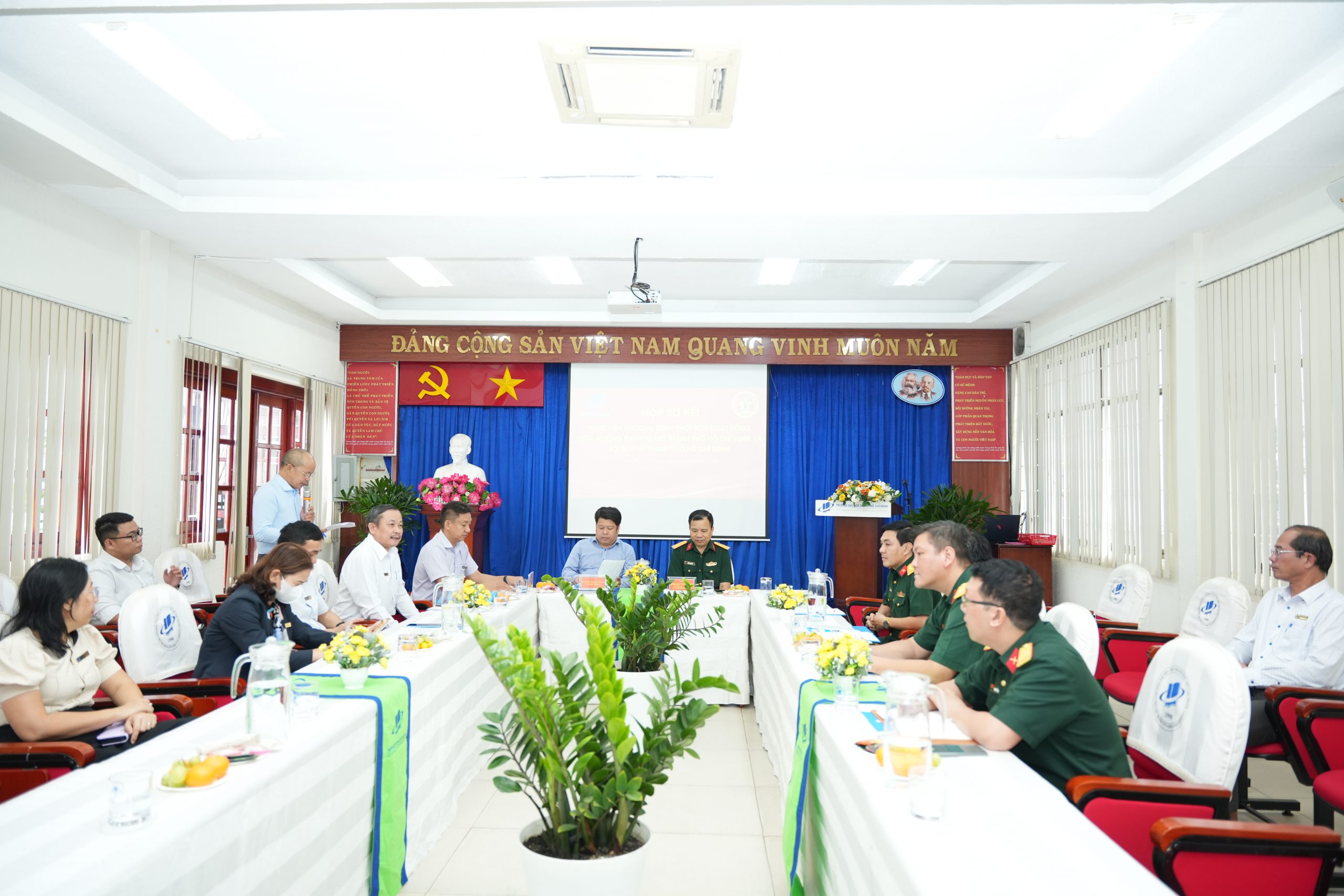 Sơ kết chương trình phối hợp hoạt động giữa game bai doi thuong
 TP. Hồ Chí Minh và Bộ tư lệnh TP. Hồ Chí Minh năm 2023