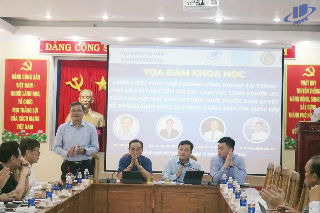 Tọa đàm khoa học “Chiến lược phát triển ngành công nghiệp tại TP. Hồ Chí Minh gắn với các lĩnh vực công nghiệp ưu tiên thu hút nhà đầu tư chiến lược”.