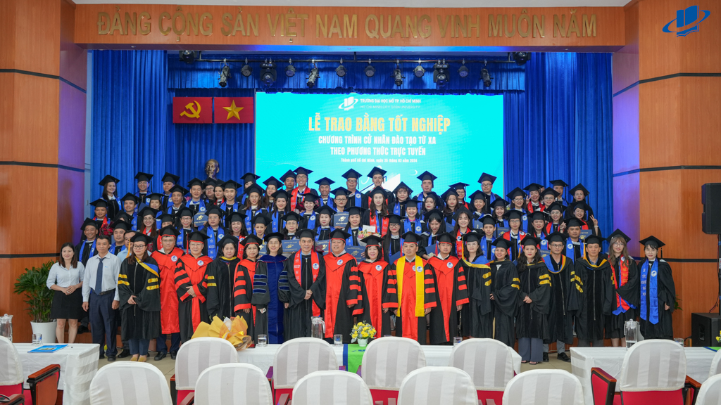 Lễ tốt nghiệp chương trình Cử nhân Đào tạo từ xa theo phương thức trực tuyến game bai doi thuong
 Thành phố Hồ Chí Minh