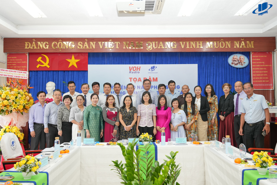 Tọa đàm kỷ niệm 30 năm phát sóng chương trình đào tạo từ xa trên Đài tiếng nói Nhân dân Thành phố Hồ Chí Minh (VOH)